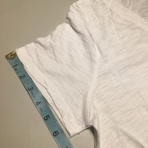 Trendy Soft & distressed knotted-waist T-shirt - Picture 8 of 8